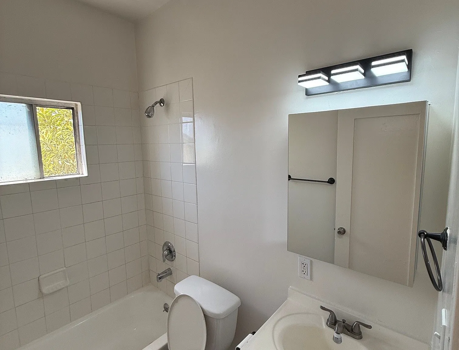 1 bed, 800 sqft, $1,800 — Photo 2