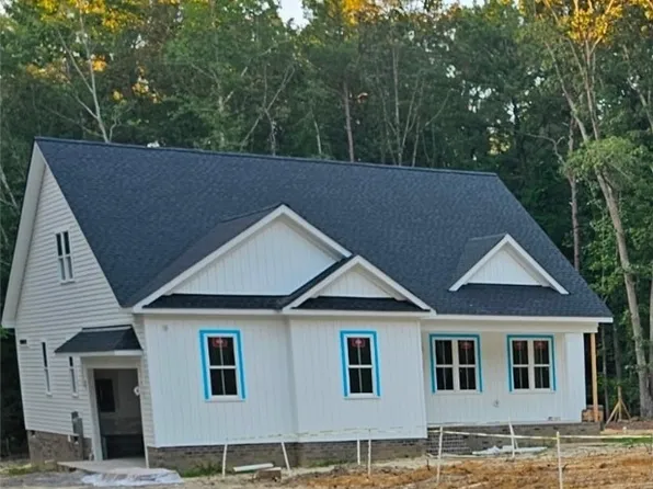 19206 Carson Rd, Dinwiddie, VA 23841