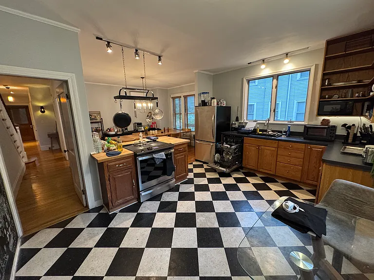 41 Melville Ave — Photo 10
