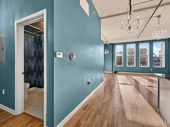 5th image of 1501 Locust St APT 306