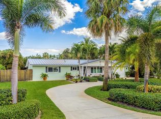 325 SE Oriole Ave, Stuart, FL 34996