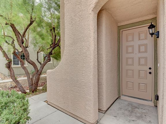 3rd image of 4058 Sparrow Rock St