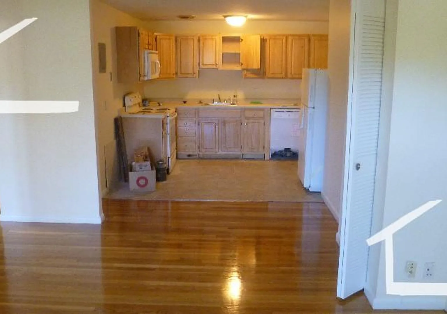 9/1 -No Fee! Spacious 2BR near Coolidge Corner with AC, elevator in bldg! — Photo 3