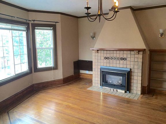Living Room with gas fireplace