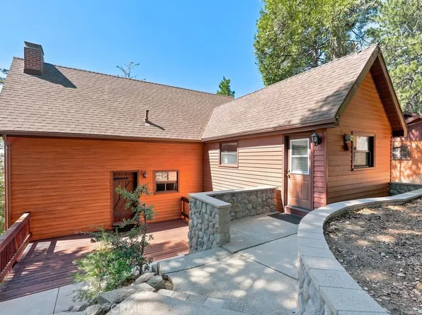 25086 Valle Dr, Crestline, CA 92325