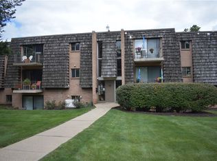 1513 Forest Green Dr, Coraopolis, PA 15108
