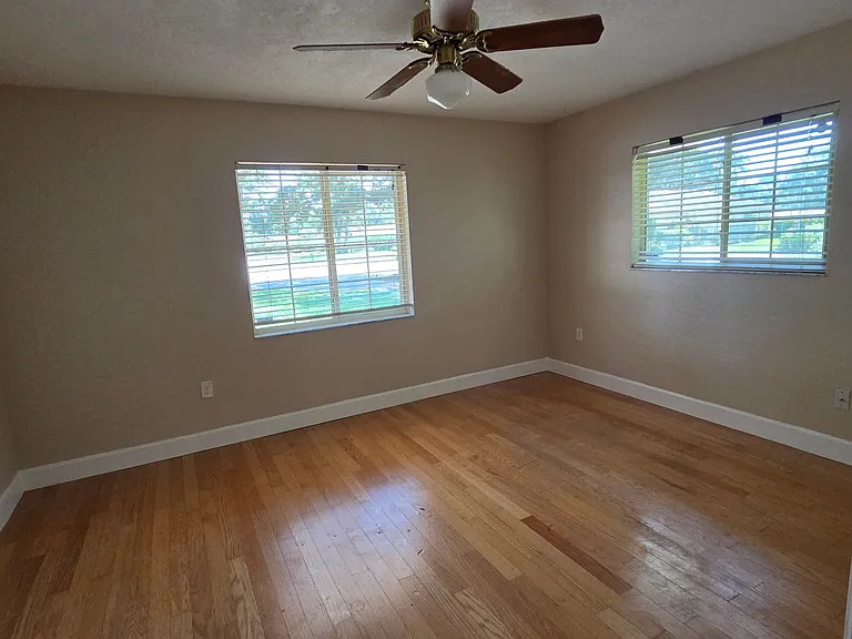 1876 Mid Ocean Cir — Photo 12