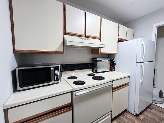 3rd image of 1330 Cunat Ct APT 1C