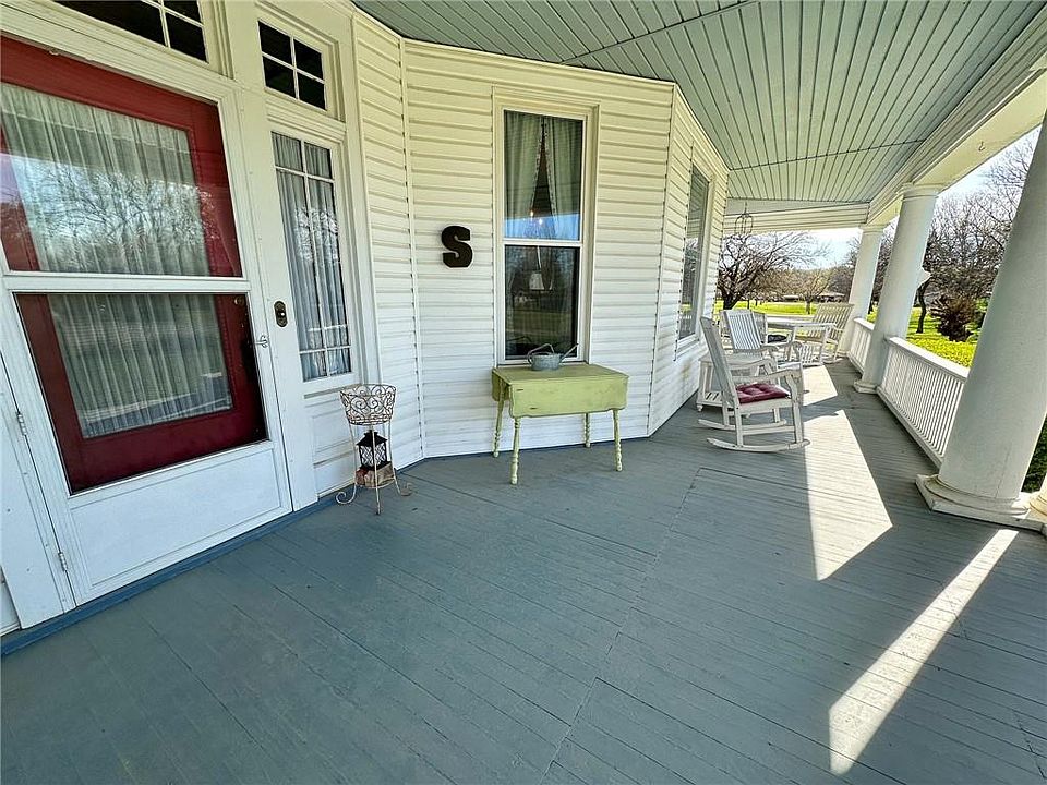 401 Oak St, Chetopa, KS 67336 Zillow