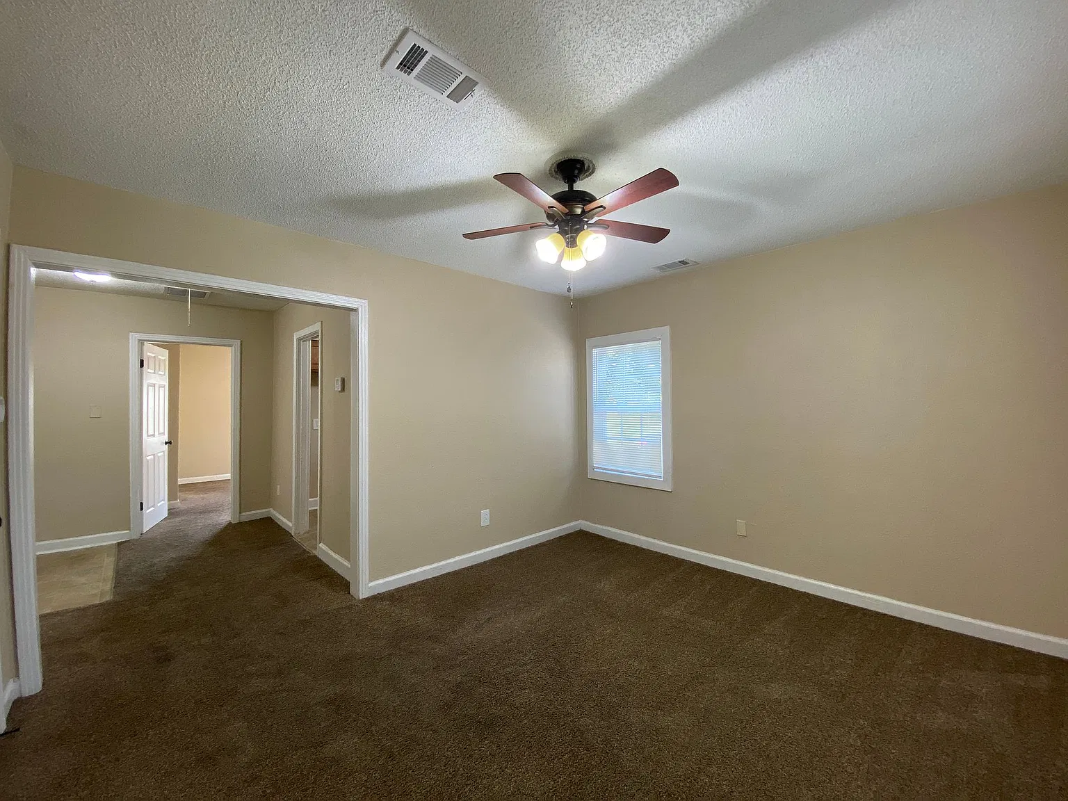 1370 Kimball Cv — Photo 2