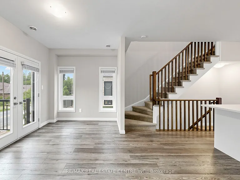 720 Grey St S #55 — Photo 22