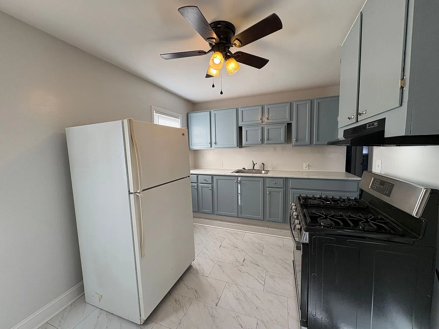 429 Gary Avenue — Photo 3