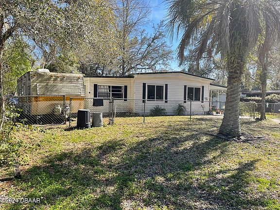 2nd image of 4140 Woodland Cir
