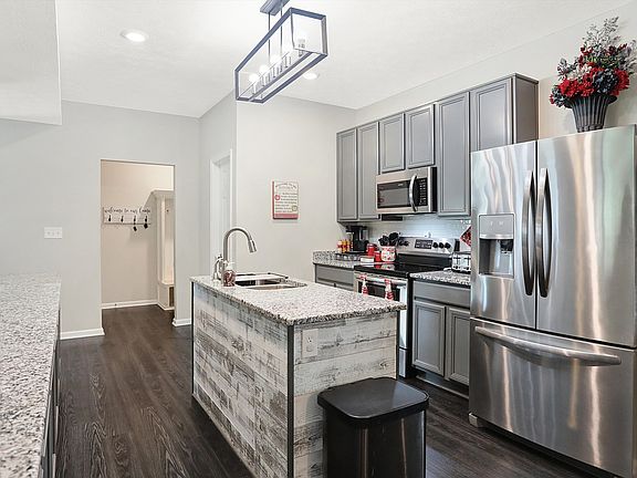 5th image of 4715 Darla Ct