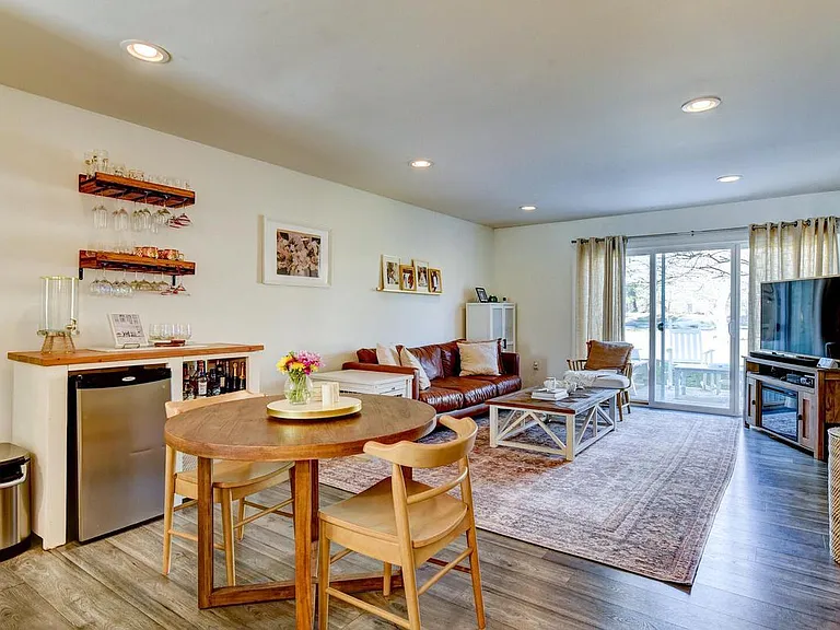 72 Quince Ct — Photo 8