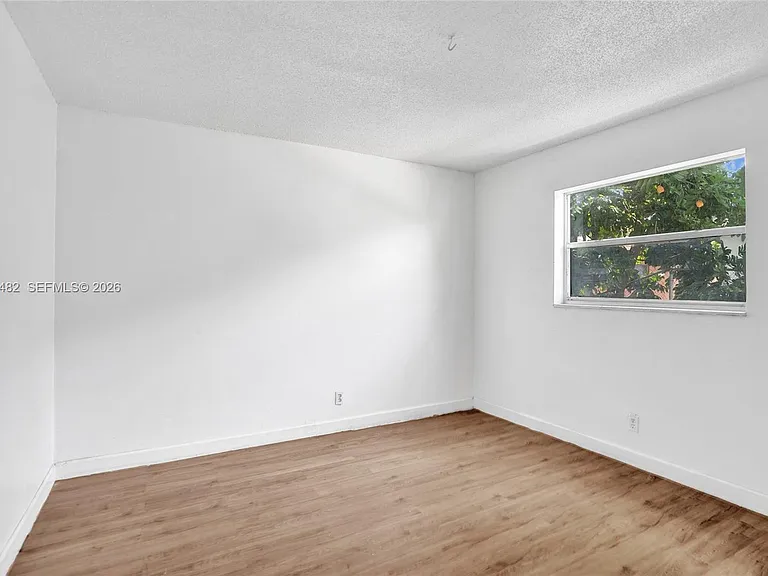 841 SW 7th St #C — Photo 15