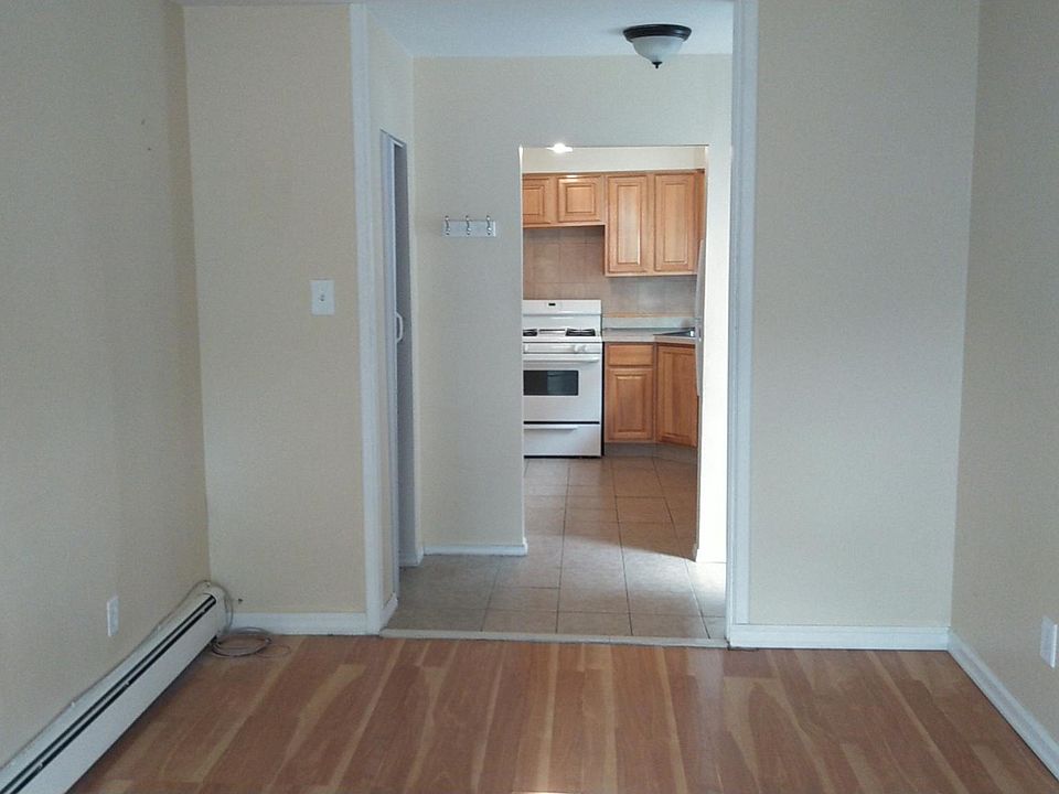 1st image of 23 Bidwell Ave