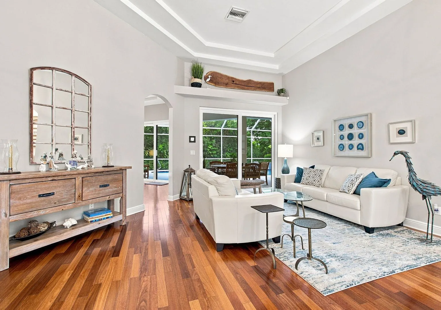 ** Hawksridge ** 4 Bed / 3 Bath - Pool Home - Stunning Finishes! - Seasonal Or Short Term Rental — Photo 3