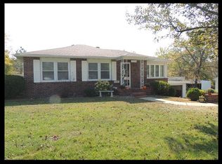 1008 Sunset Dr, Macon, MO 63552