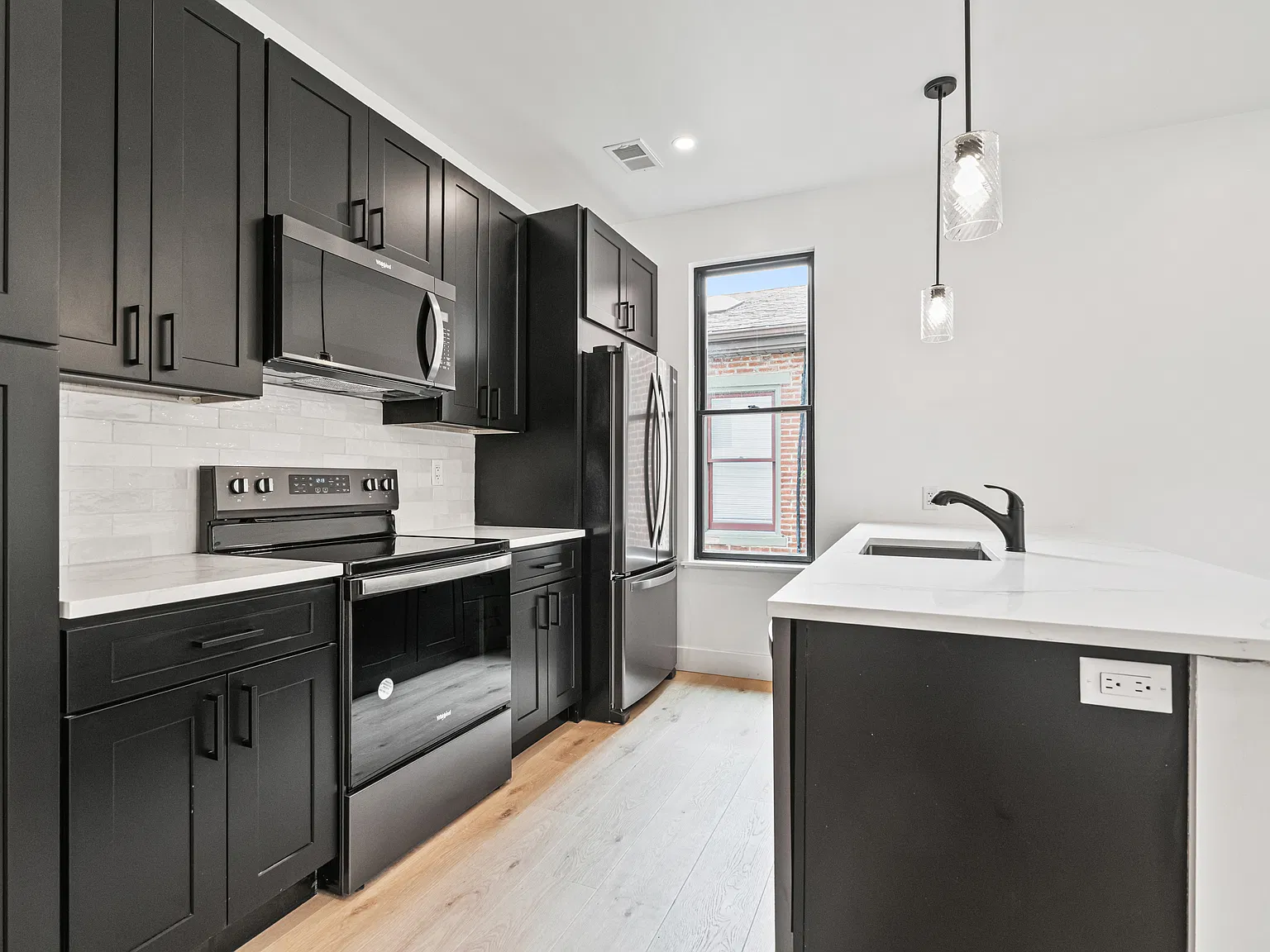 1217 Liverpool Street — Photo 3