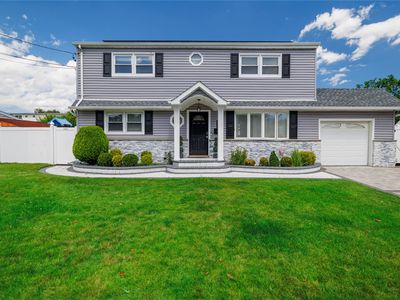 55 W Walnut Street, Farmingdale, NY, 11735