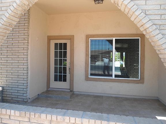 3rd image of 10952 W Crestbrook Dr
