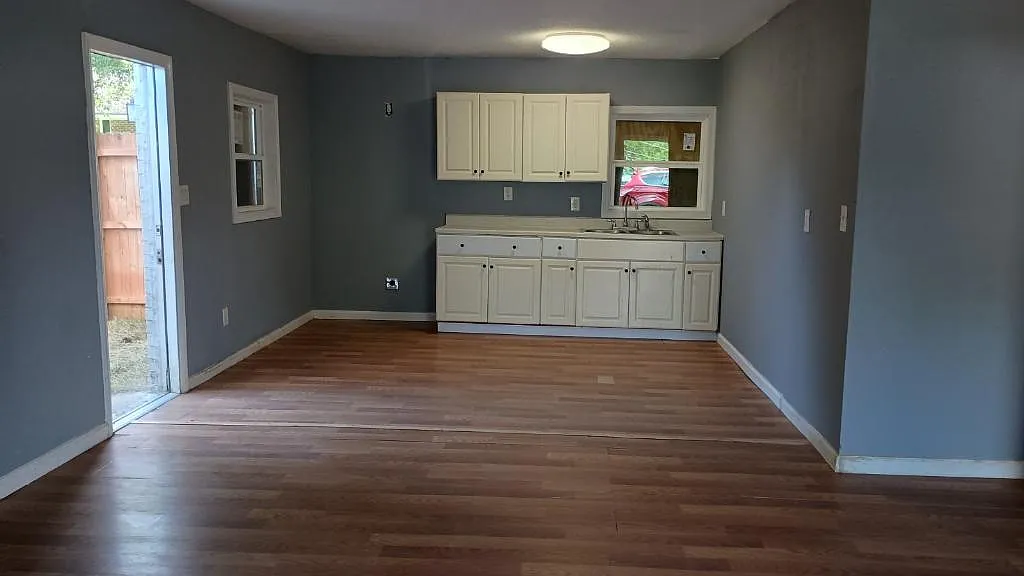 650 N Washington Ave — Photo 3