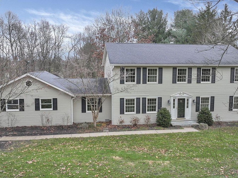 1st image of 410 Fern Hill Dr