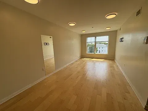 2 bed, 815 sqft, $2,950 — Photo 3