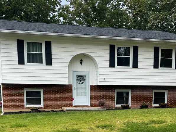 1109 Cherokee Trl, Covington, VA 24426