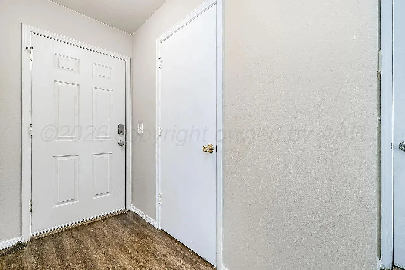3 bed, 2.0 bath, 1233 sqft, $1,950 — Photo 3