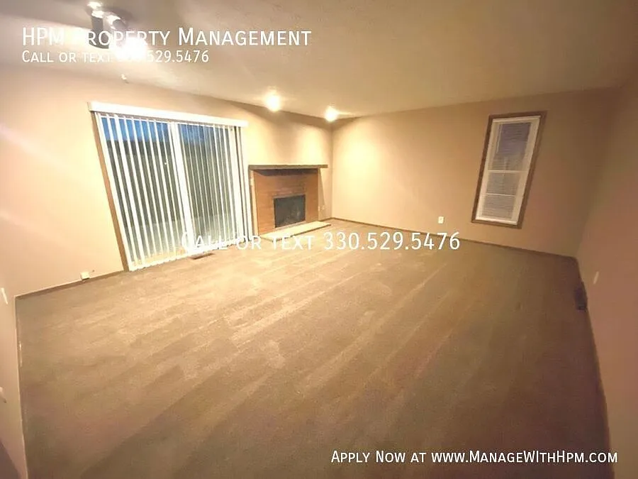 2 bed, 1.5 bath, 1120 sqft, $1,395 — Photo 2