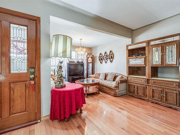 4th image of 4214 Avenue I