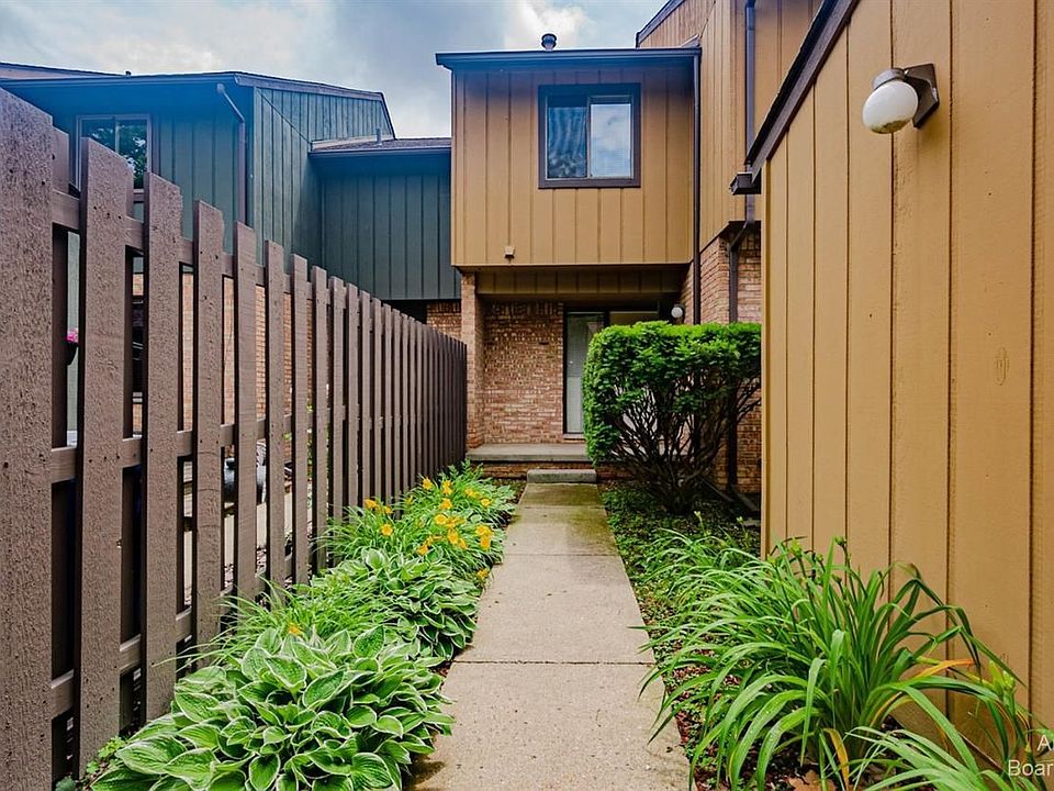 1st image of 2612 Traver Blvd