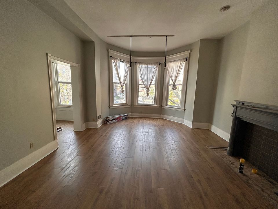 1st image of 125 W 9th St