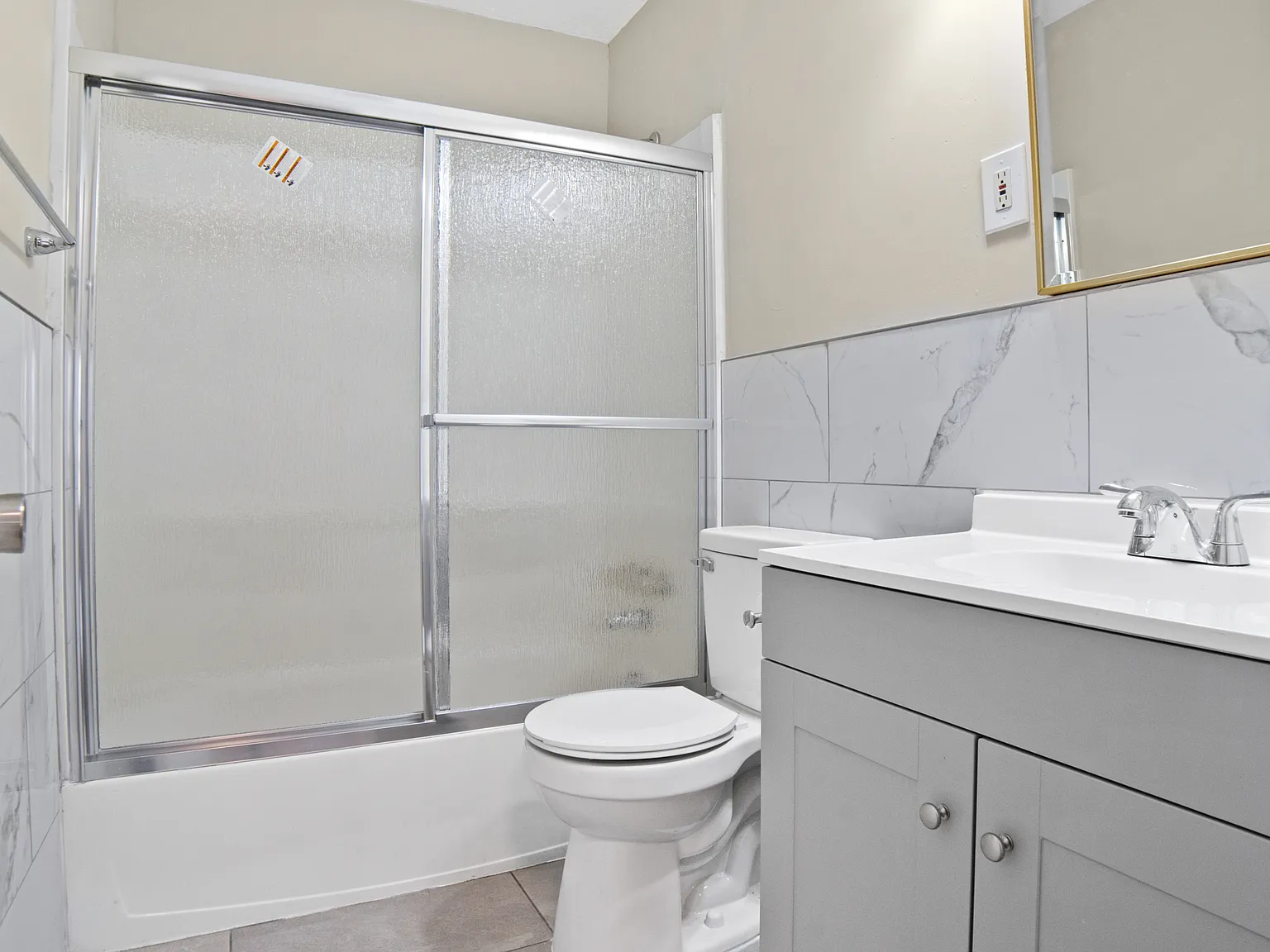 2 bed, 700 sqft, $798 — Photo 2