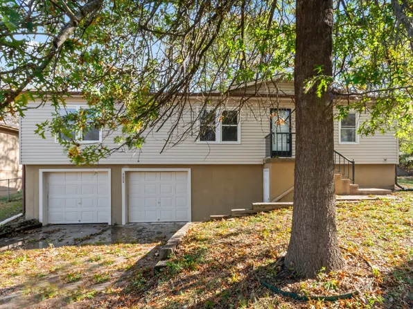 4804 W Christie Cir, Blue Springs, MO 64015