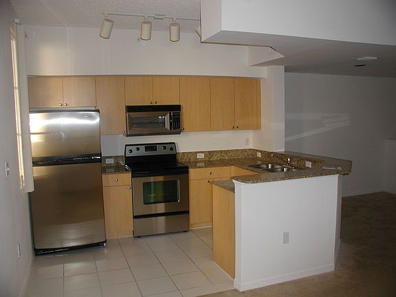 2nd image of 2891 NE 185th St APT 1006