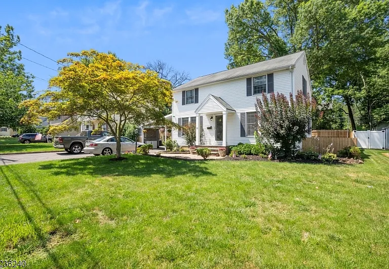 13 Wayne Blvd — Photo 1