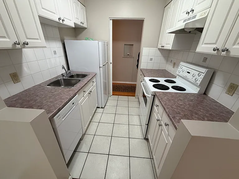 1330 W 14th Ave #7 — Photo 10