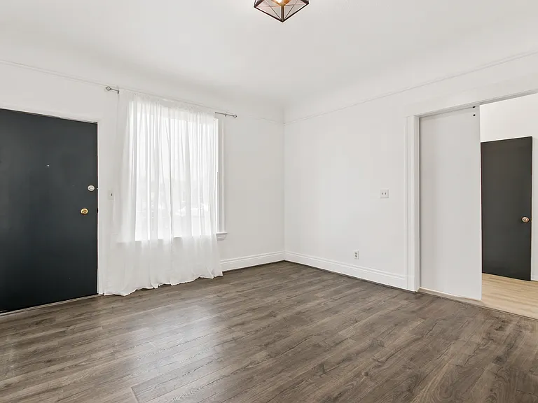 152 E Plymouth St — Photo 15