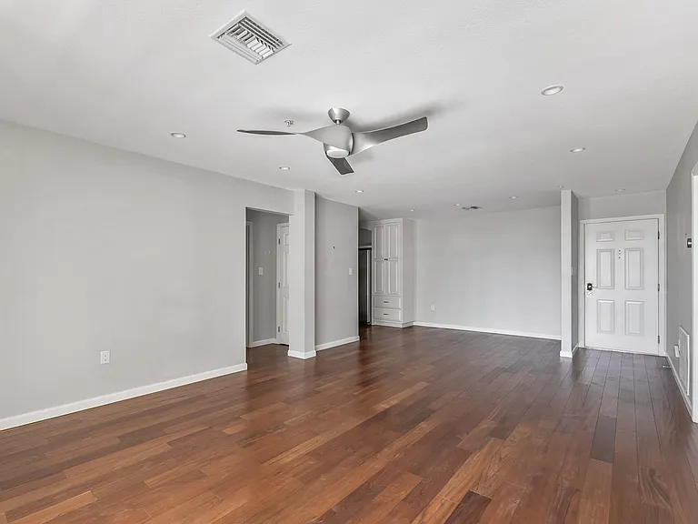 4200 N Miller Rd #428 — Photo 9