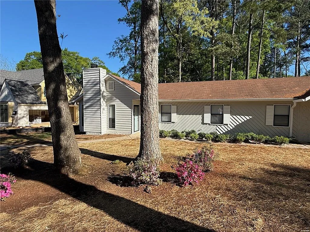 2 bed, 1.5 bath, $1,850 — Photo 2