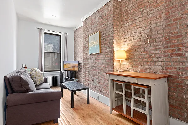 Rented by Rockridge Real Estate | media 8