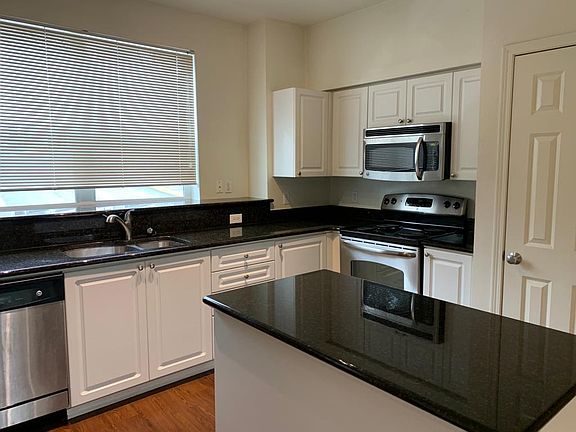 4th image of 3116 164th St SW APT 2004