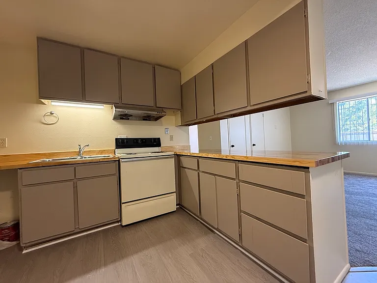 1210 Azusa St #B — Photo 2