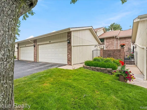26 Kirks Ct, Rochester, MI 48309
