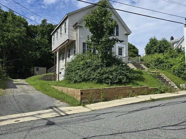 43 Mayflower St, Plymouth, MA 02360