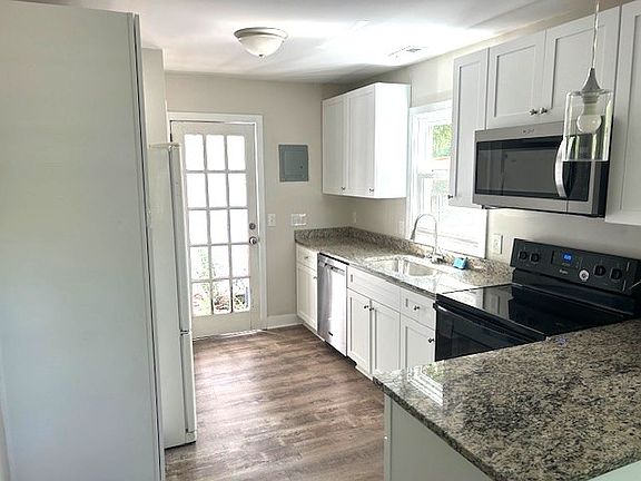 3rd image of 4219 Cedar Ave