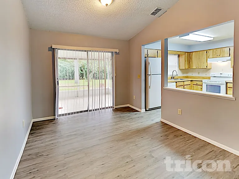 1778 Hazelton Ave — Photo 5
